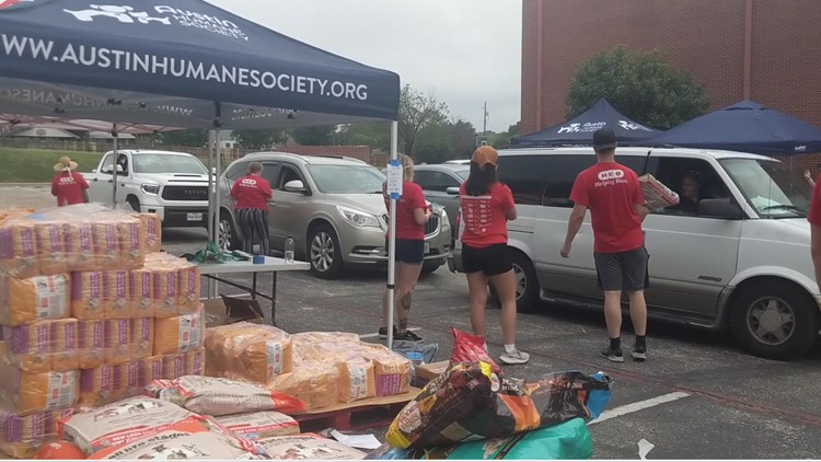 Austin Humane Society hosts sold-out drive-thru pet pantry