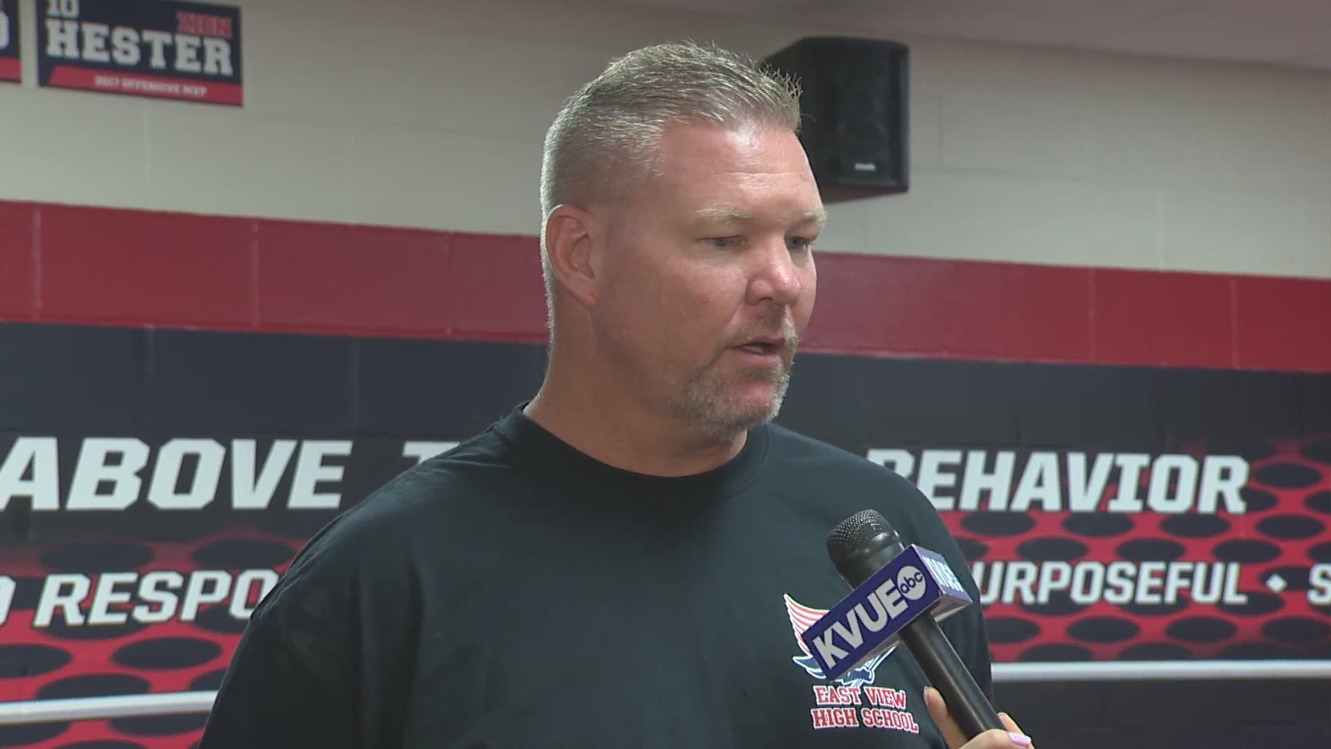 KVUE's Stacy Slayden talks with East View coach Rob Davies about the upcoming season
