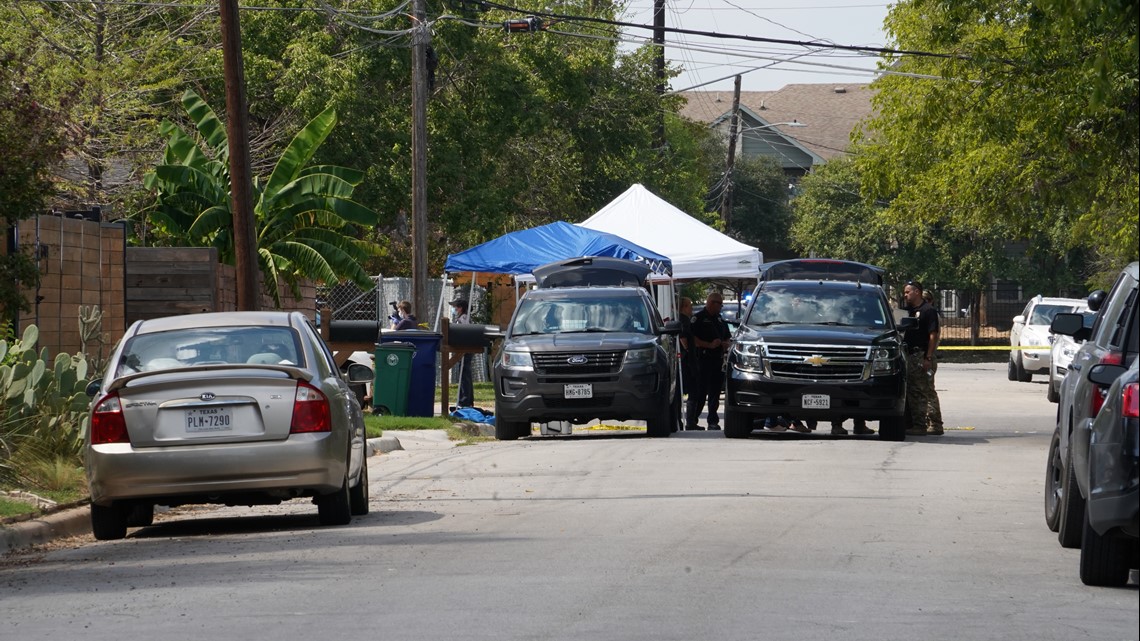 Austin PD shoot, kill man after SWAT standoff