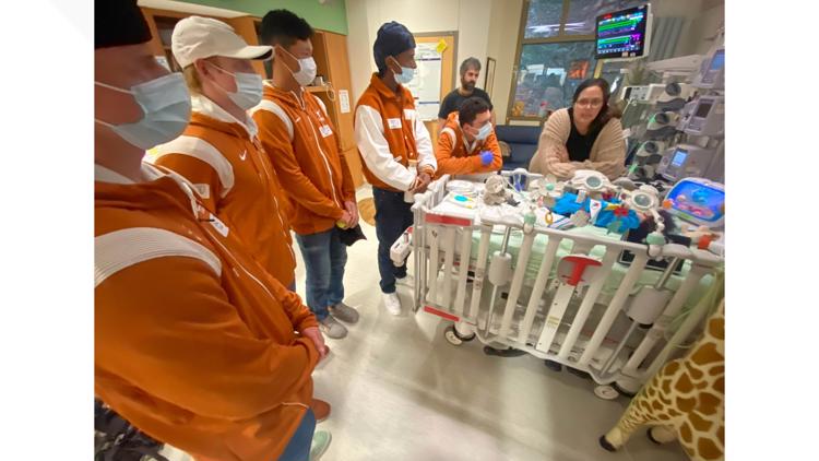 Texas men's tennis team visits Dell Children's Medical Center