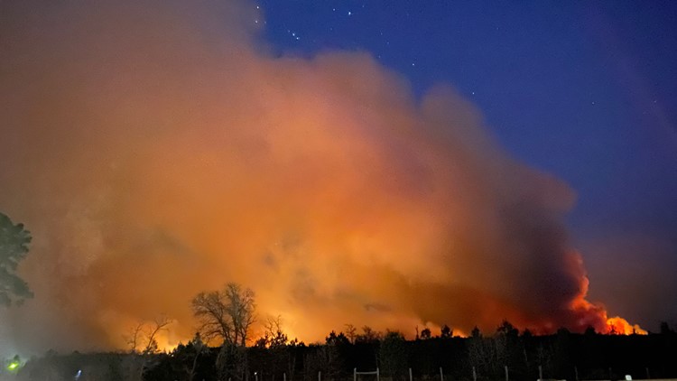 Some evacuated Bastrop residents allowed to return as fire still burns through 500 acres