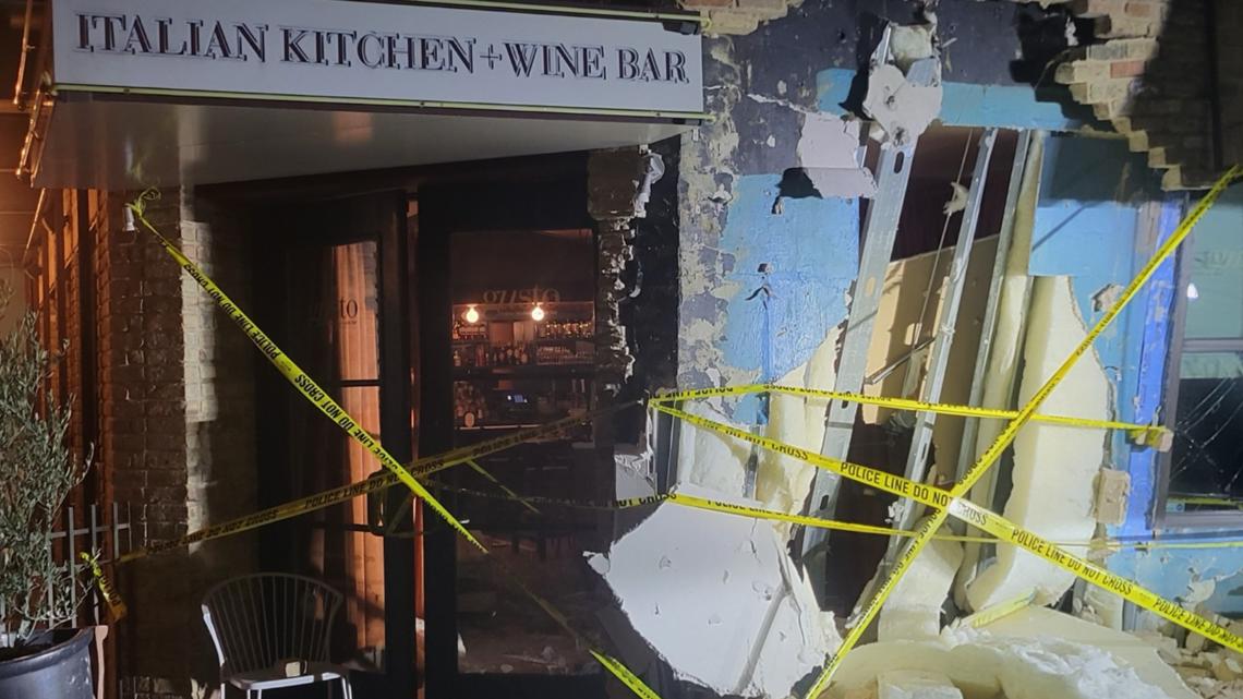 Car crashes into Gusto Italian Kitchen in North Austin | kvue.com