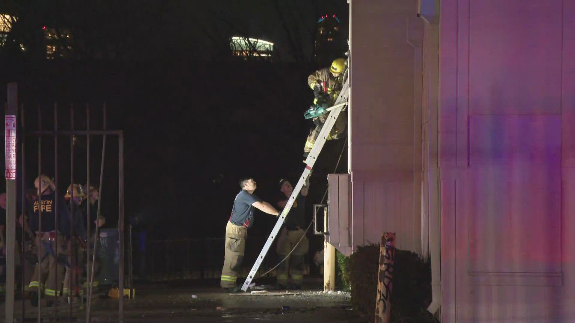 Crews respond to fire at empty South Austin commercial building | kvue.com