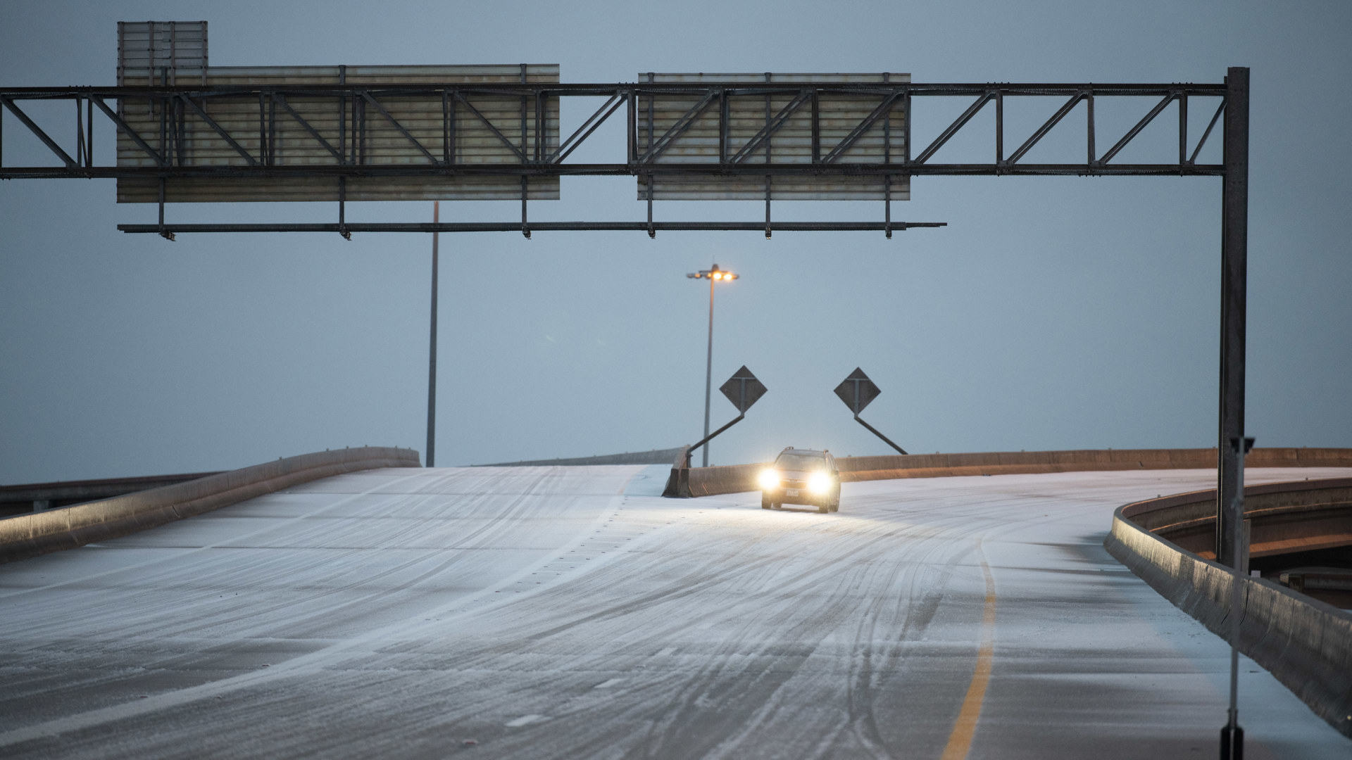 Multiple Central Texas school districts close Tuesday during winter