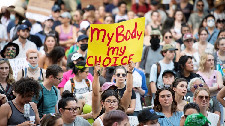 Austin councilmembers call for special meeting on abortion rights-based GRACE Act