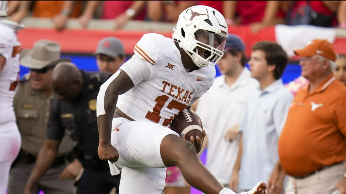 CJ Baxter Scores Late TD And No. 8 Texas Derails Houston's Last-chance ...