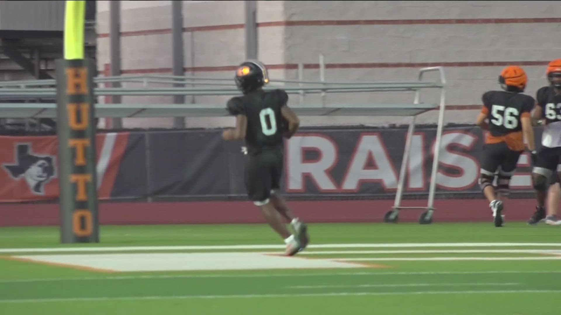 Friday Football Fever Game of the Week: Round Rock vs. Hutto | kvue.com