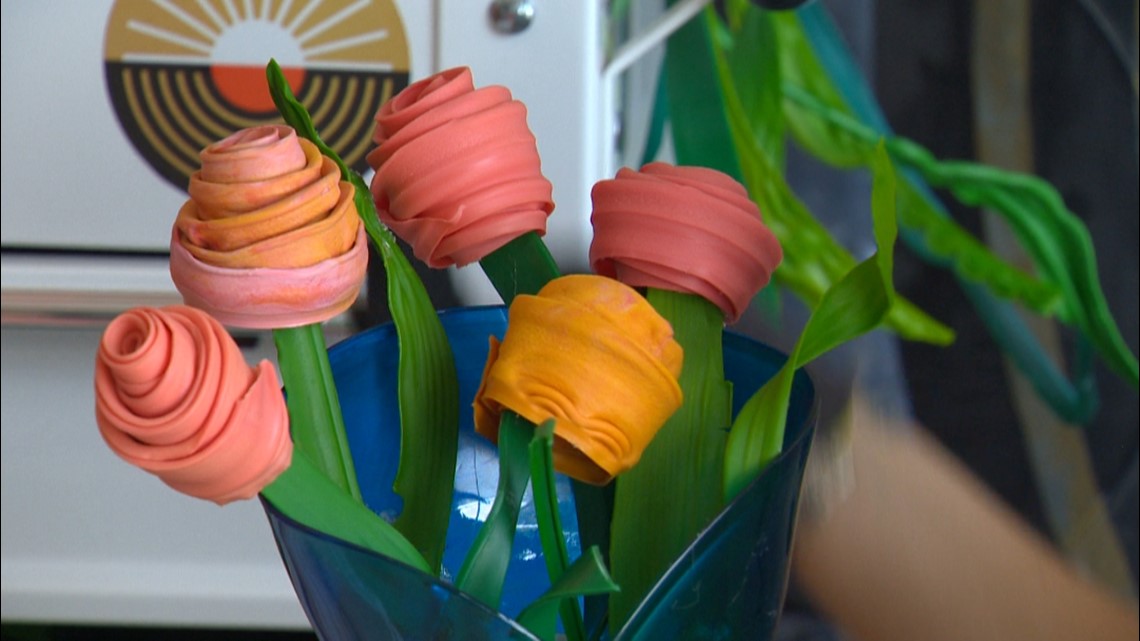 Austin record maker makes holiday bouquets with scrap plastic - Vimarsana News