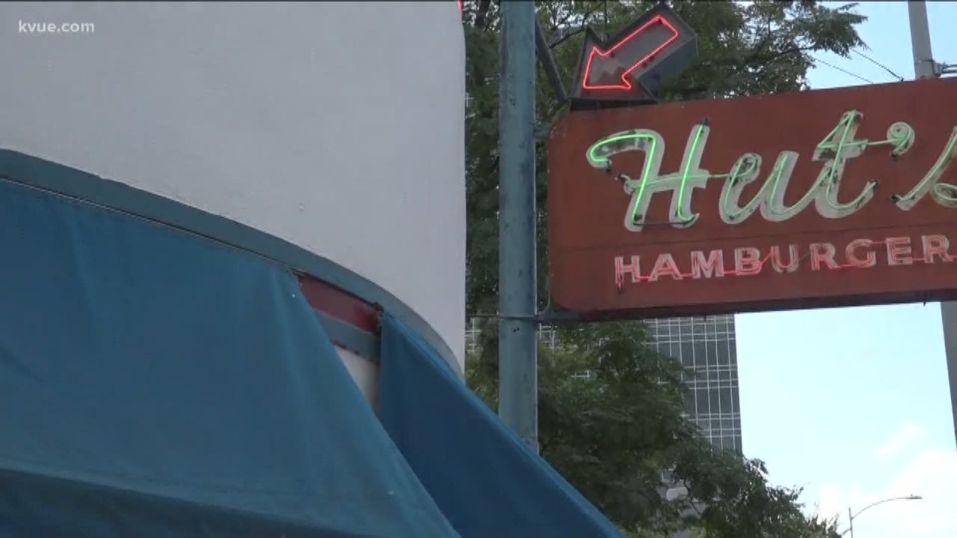 After 80 years in business, Hut's Hamburgers in Downtown Austin closed their doors for the final time Sunday.