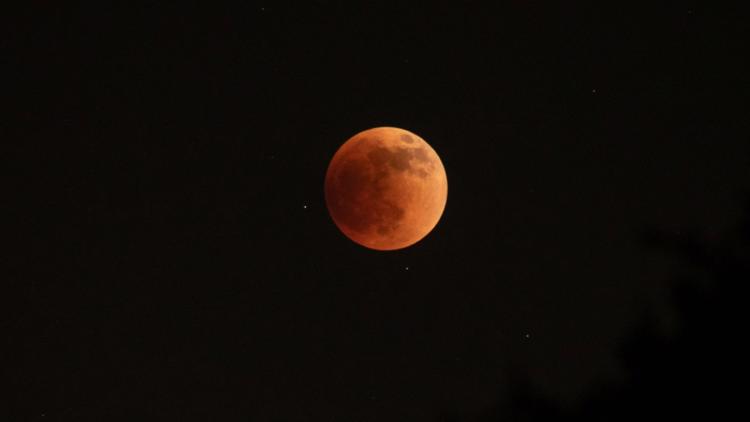 Your photos: Total lunar eclipse - May 16, 2022