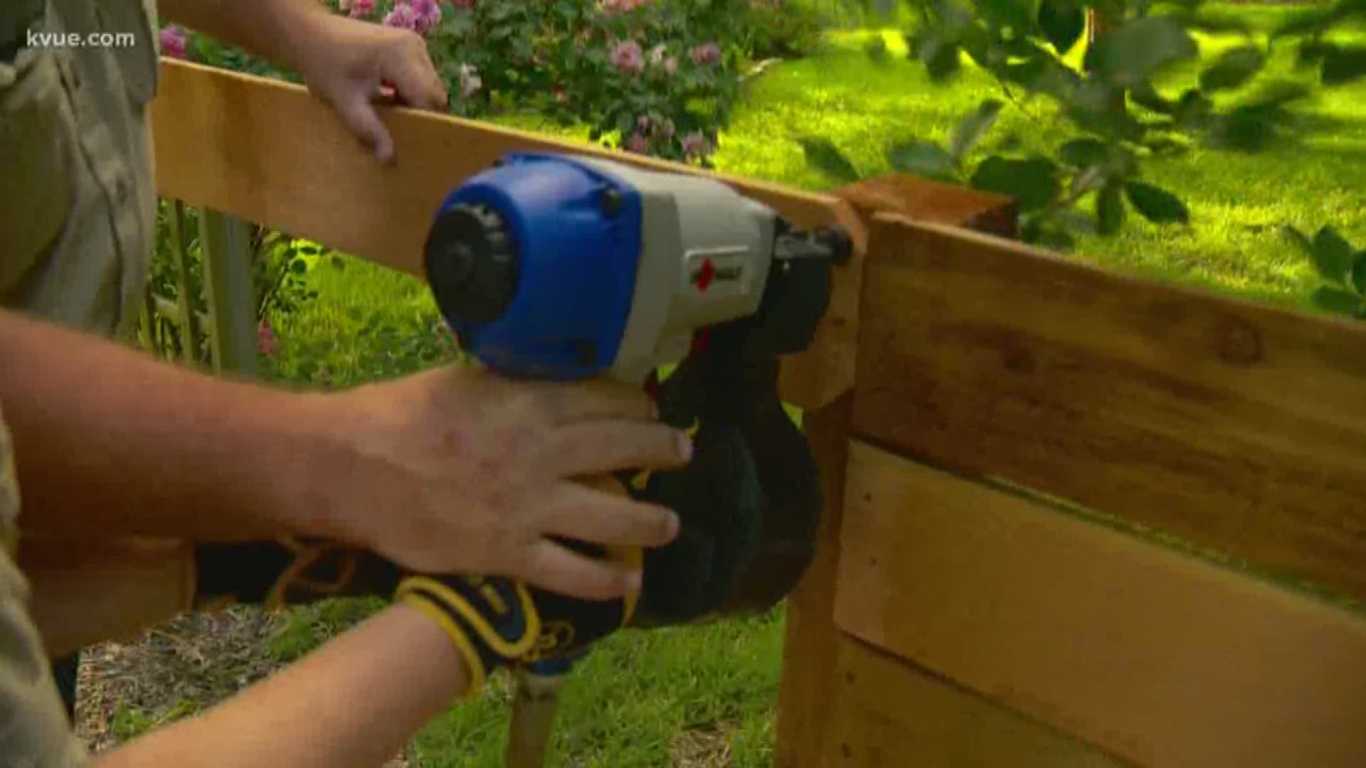 KVUE's Yvonne Nava learns how to build a fence from scratch.