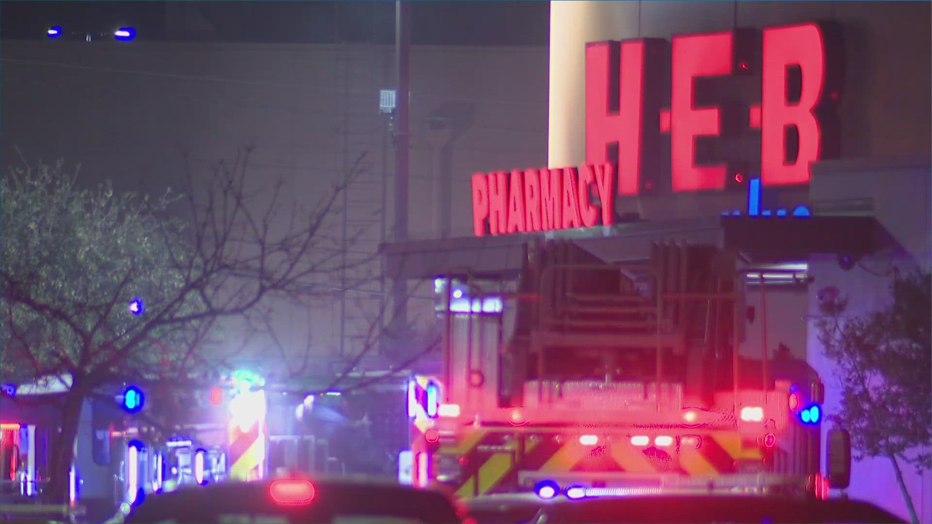 Crews investigate fire Tuesday night at H-E-B in southeast Austin ...