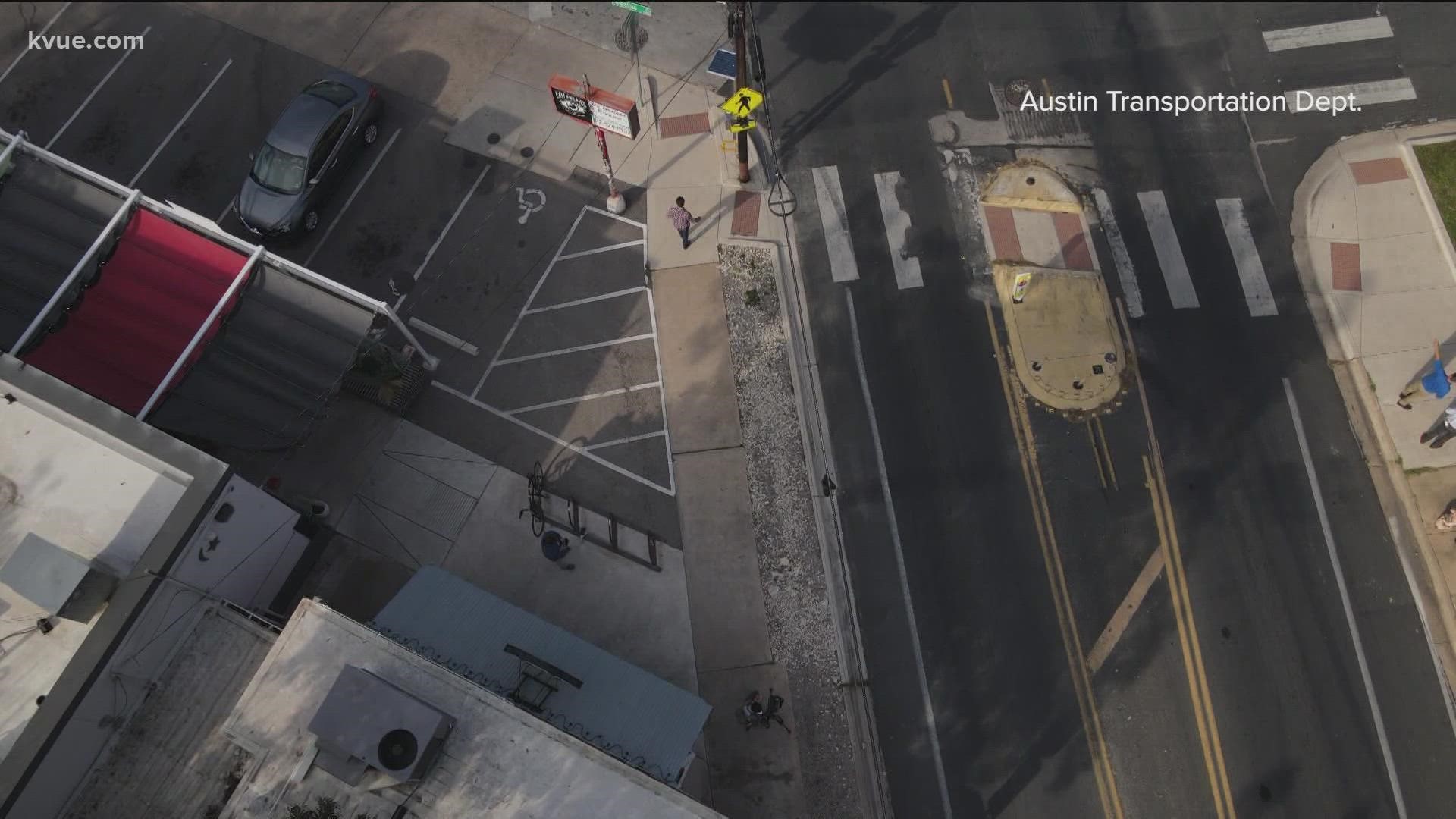 An Austin crosswalk is going high-tech! The new technology being tested could lead to safer roads across the city.