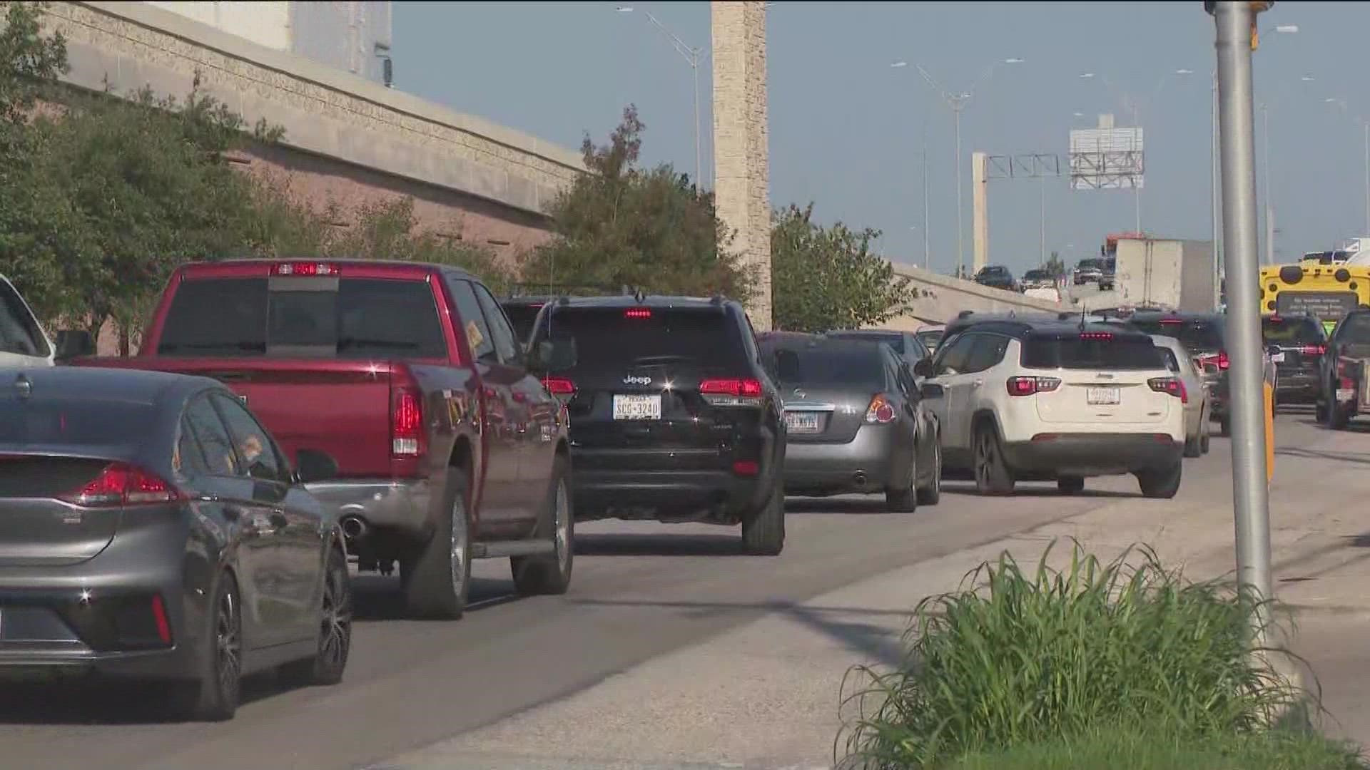 A power outage in the main terminal of Austin's airport caused gridlock for early morning commuters.