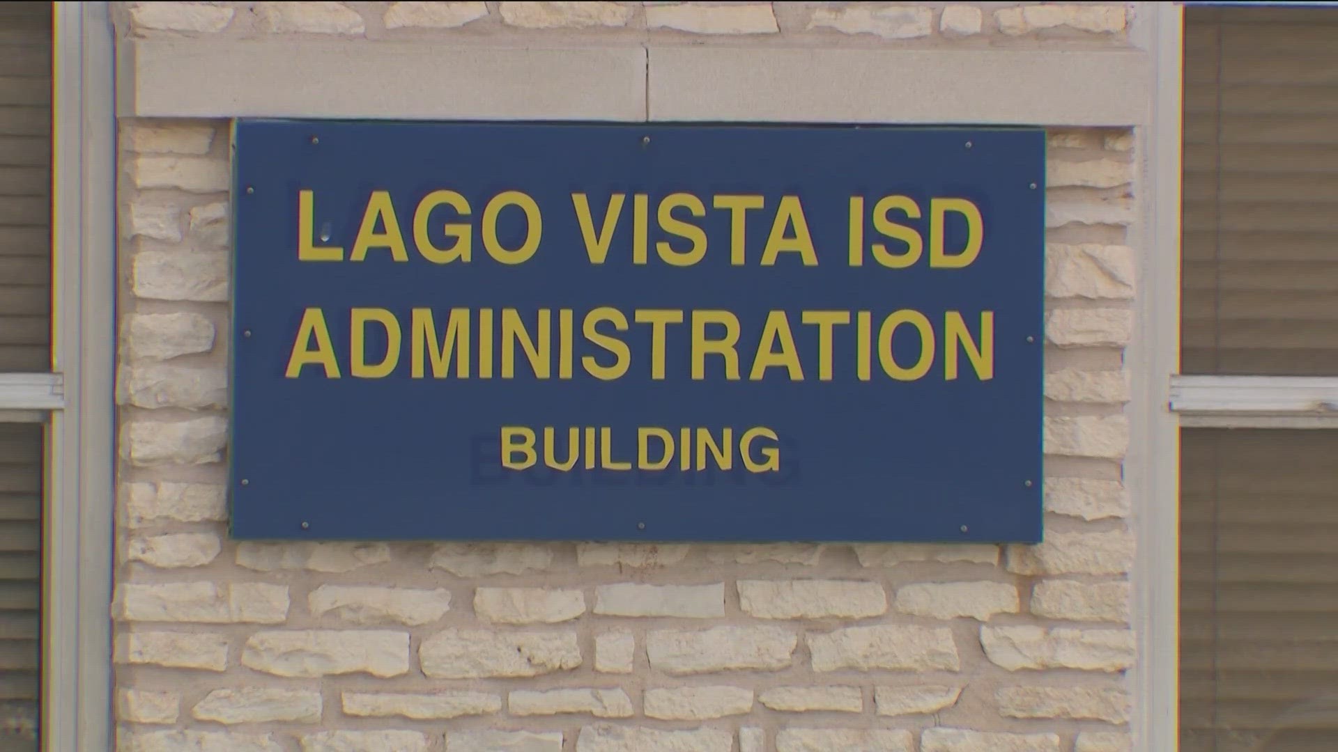 Lago Vista ISD plans to host a special meeting to tell parents more about an investigation into a man who claimed to be a private coach.