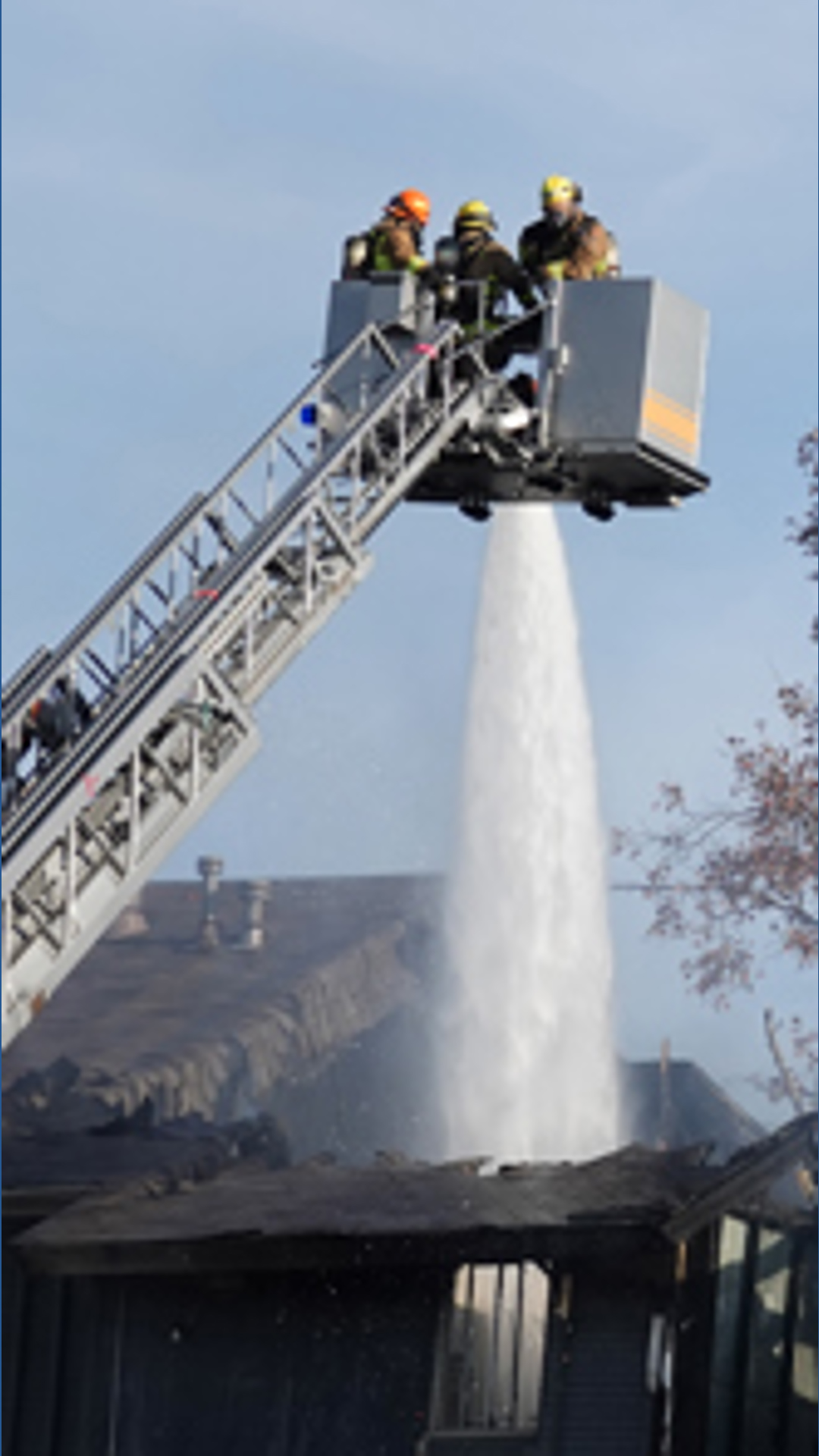 1 injured after fire at abandoned apartment building in southeast ...