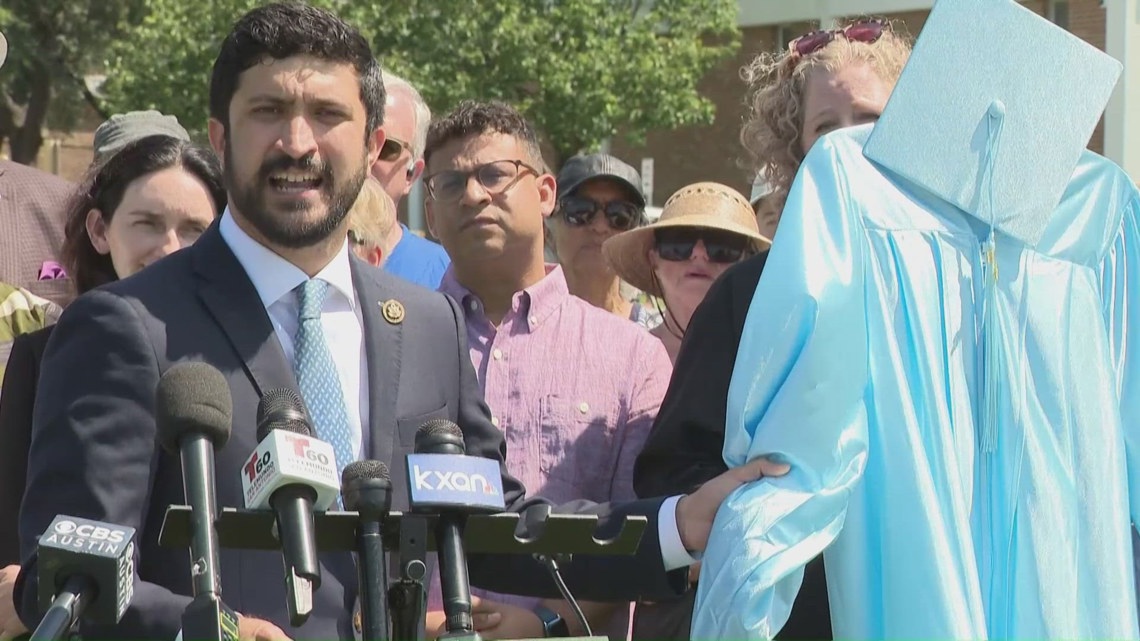Congressman Greg Casar presses for release of Austin high school senior held by ICE