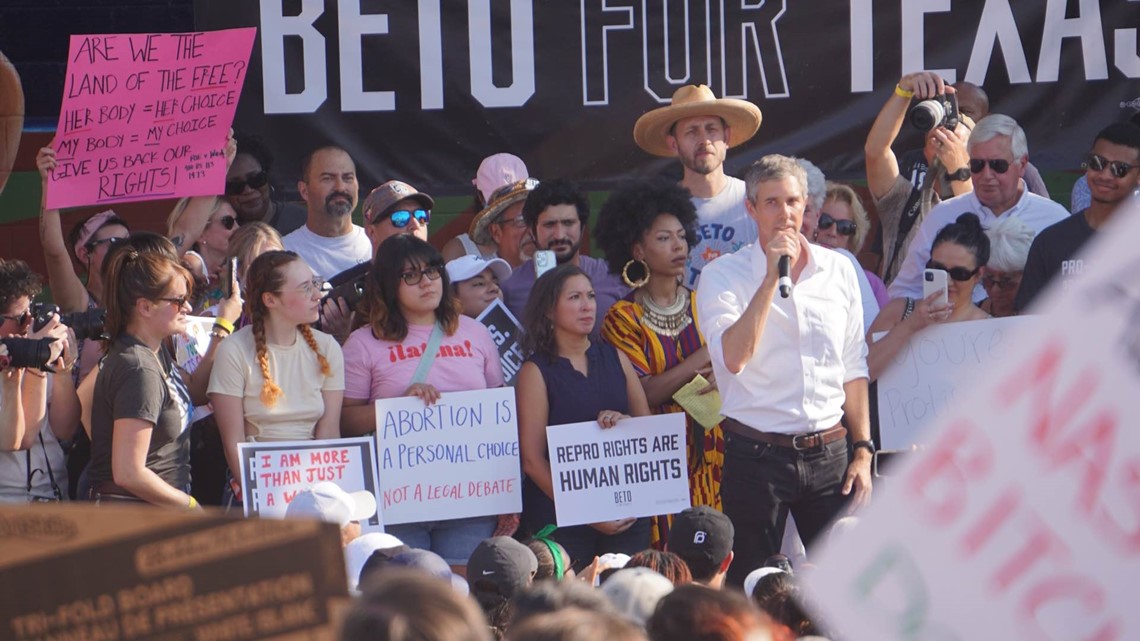 Texas gubernatorial candidate Beto O'Rourke holds hold 'rally for reproductive freedom' in East Austin