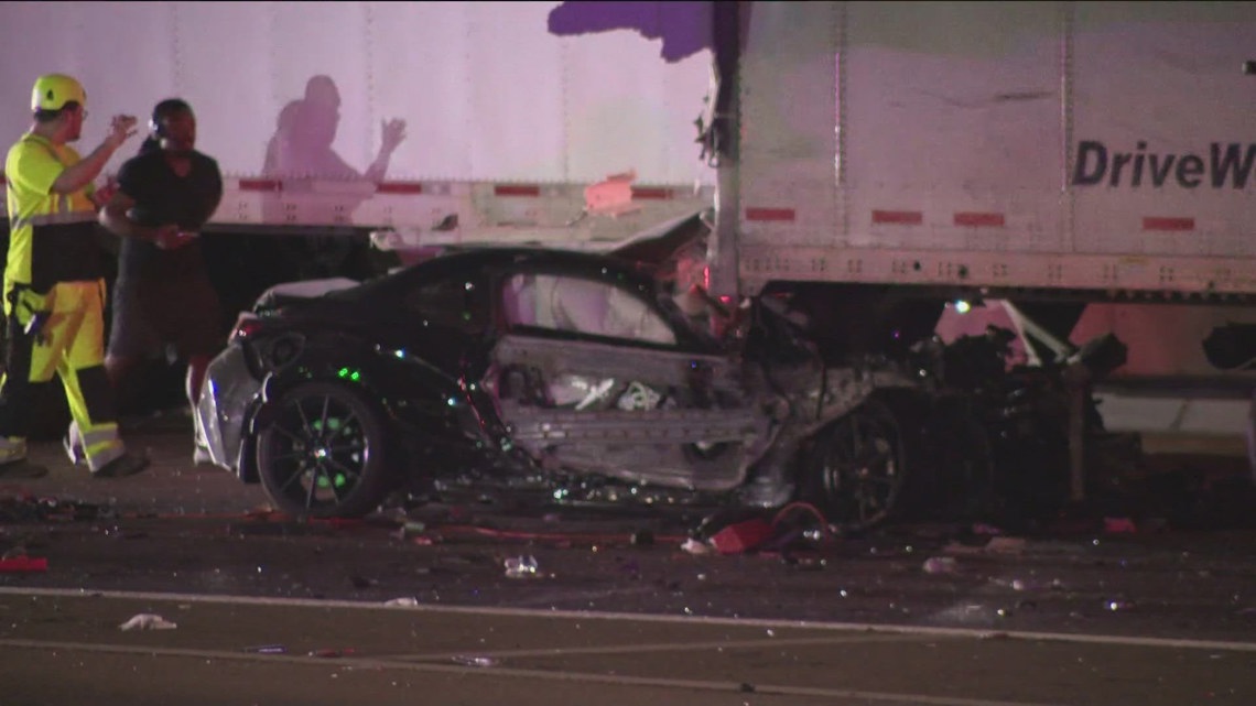 3 injured in crash involving several 18-wheelers by Pflugerville | kvue.com