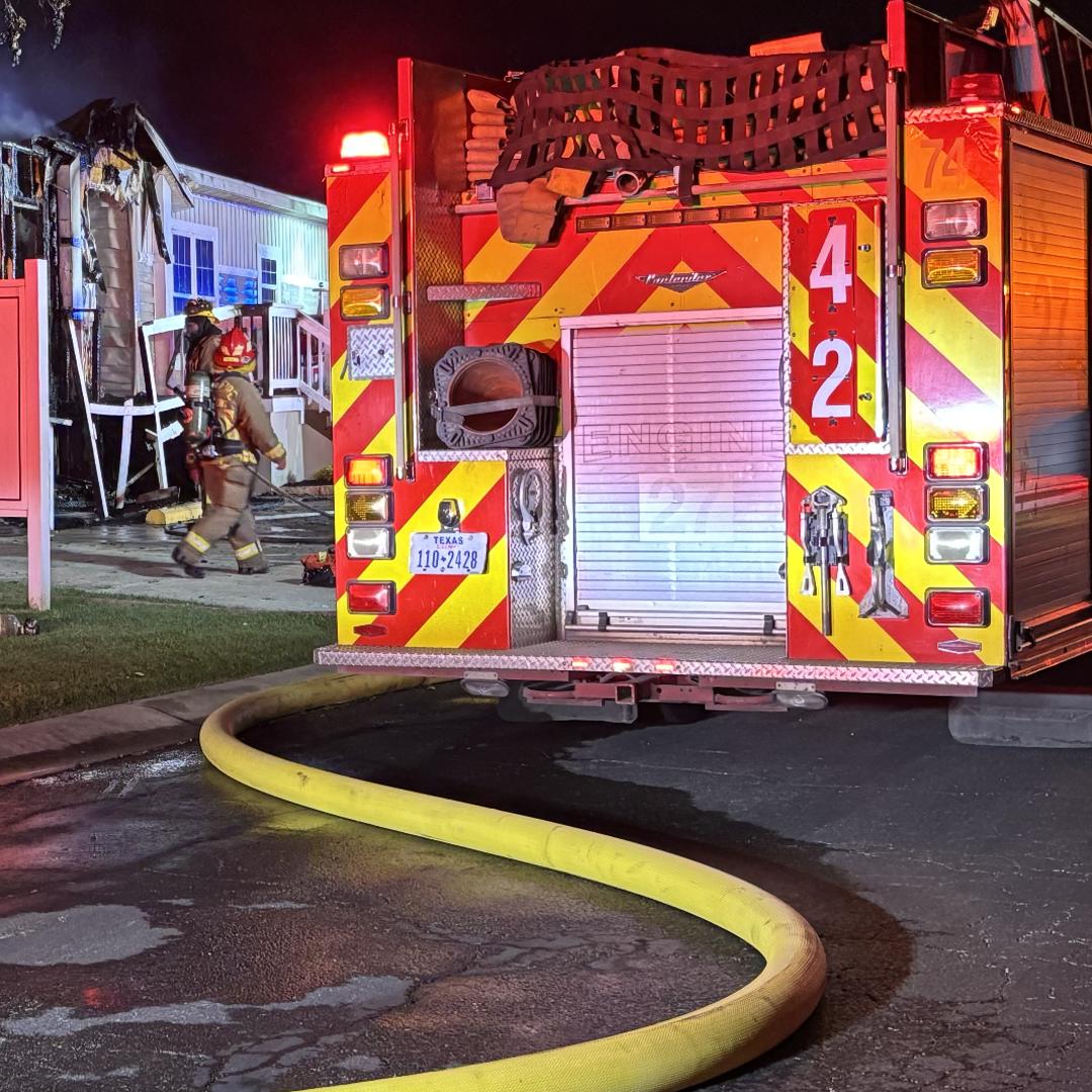 Crews respond to fire at mobile home park in Del Valle | kvue.com