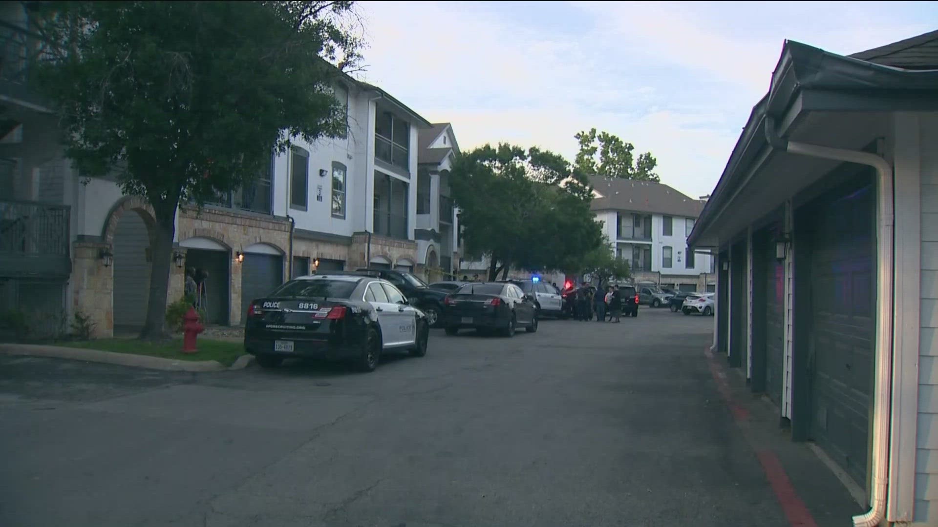 Austin, Texas police investigate homicide at apartment complex