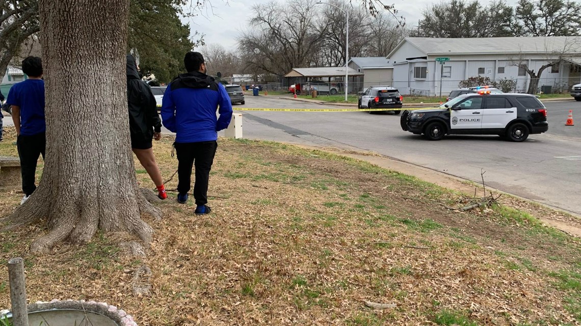 Suspect Arrested After Swat Standoff In Southeast Austin 2821