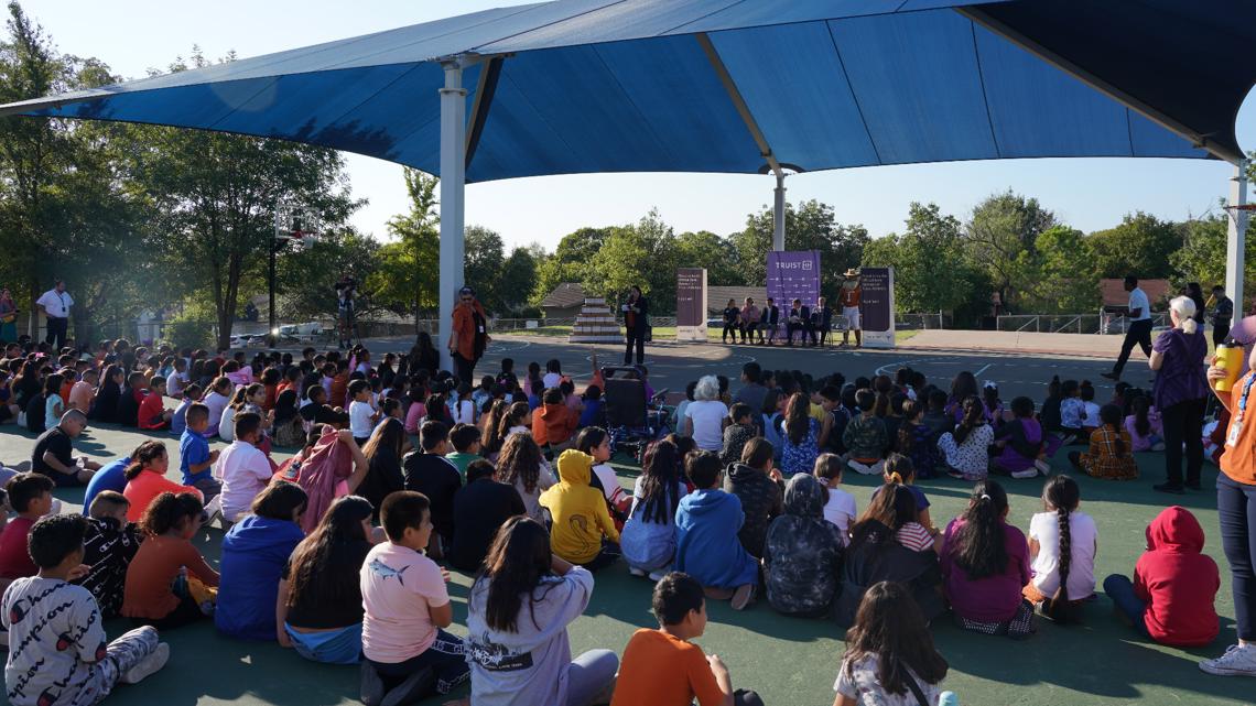 Andrews Elementary School basketball court gets Longhorn makeover