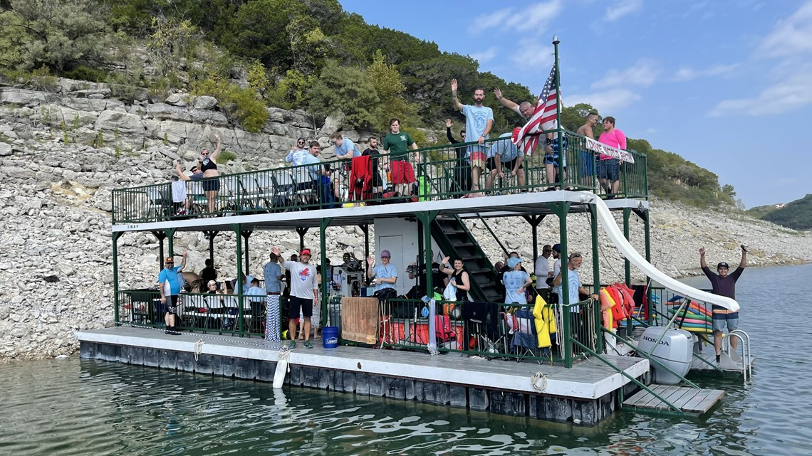 Volunteers remove 193 bags of trash from Lake Travis during annual