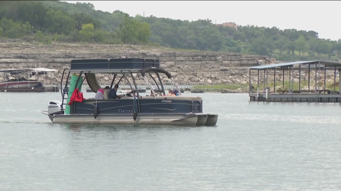 Lake Travis businesses get ready for Memorial Day weekend | kvue.com