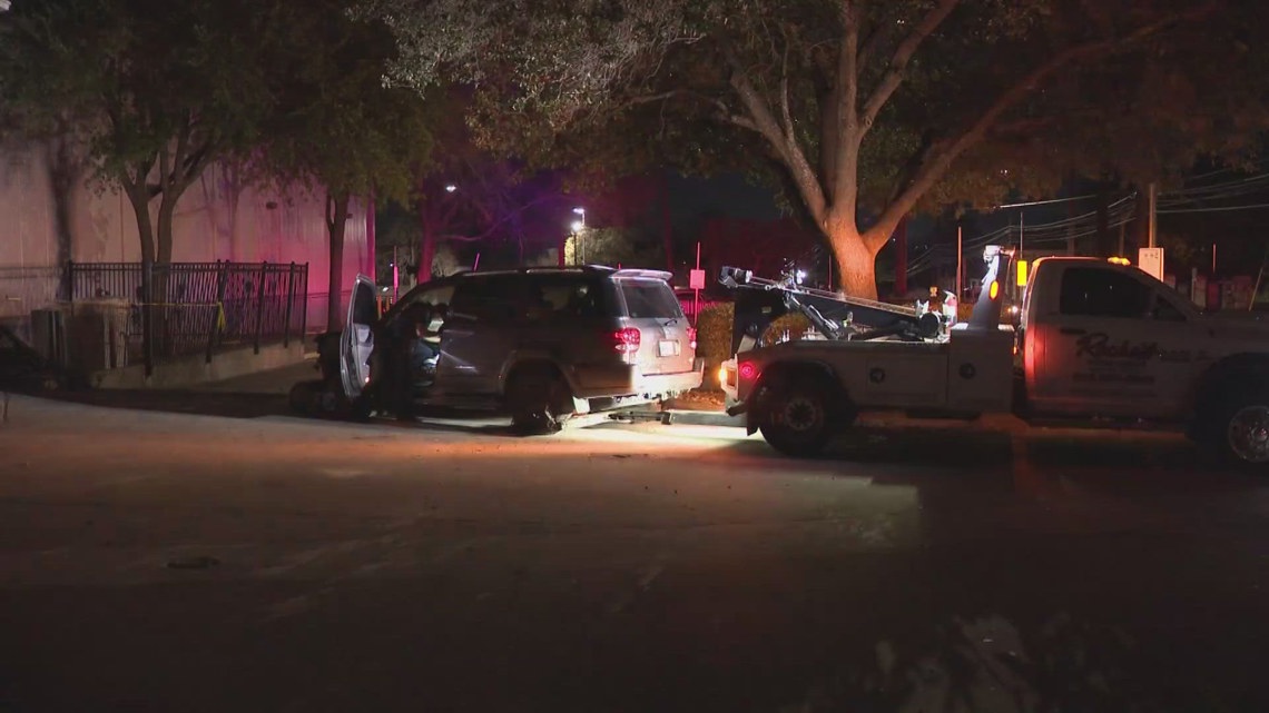 Driver arrested after crashing into East Austin building | kvue.com