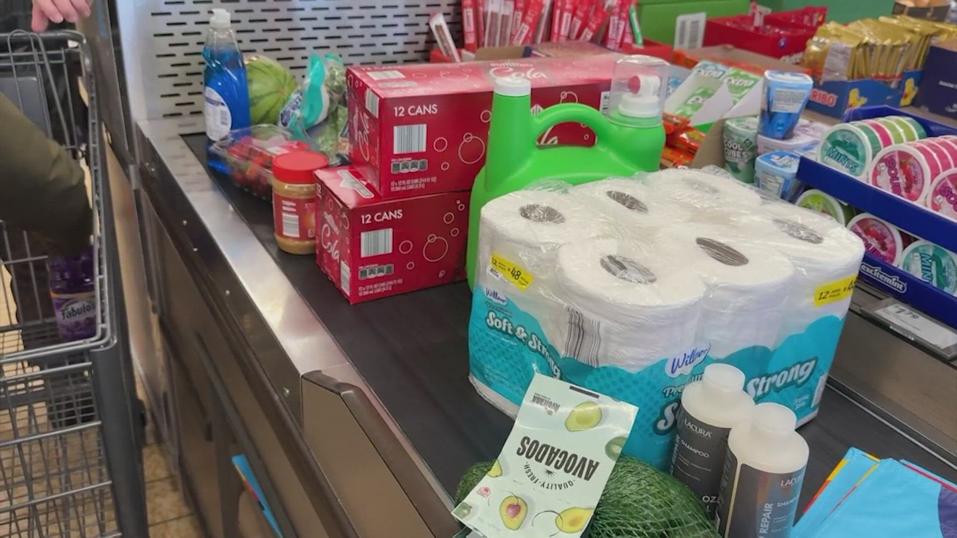 Inflation measure falls to nearly 5-year low as gas prices fall ...