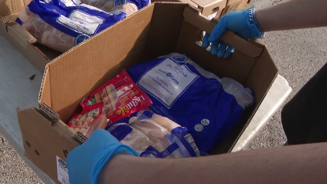 Central Texas Food Bank and Austin Pets Alive! aid families, pets in joint distribution event