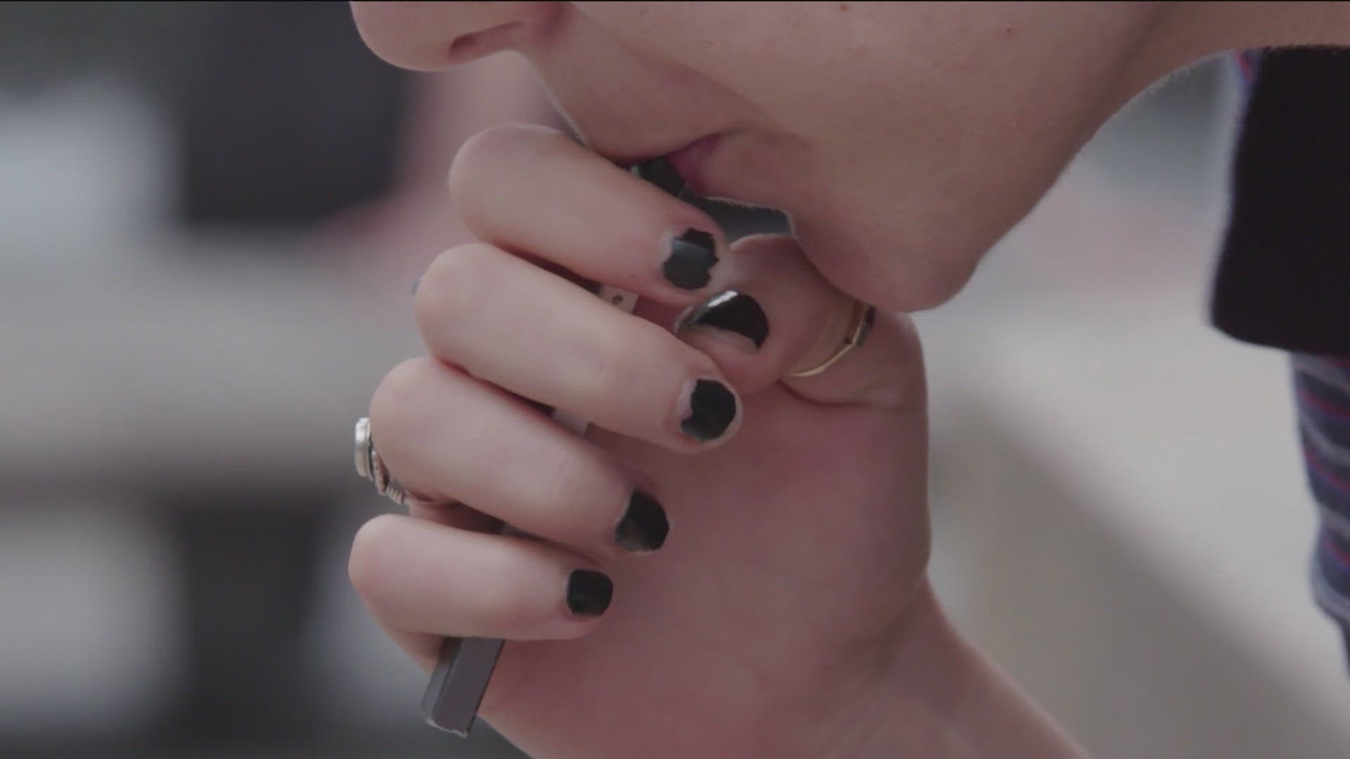 FDA approves Juul vape sale