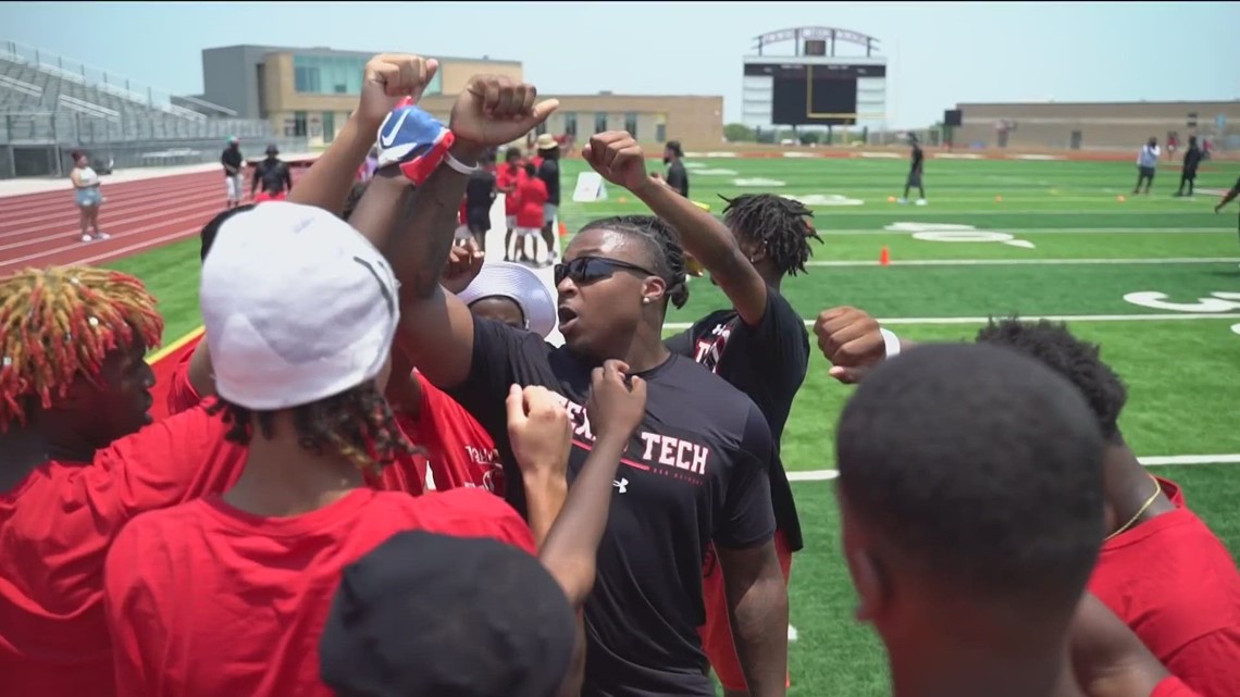 Texas Tech RB Tahj Brooks host first youth football camp at Manor High