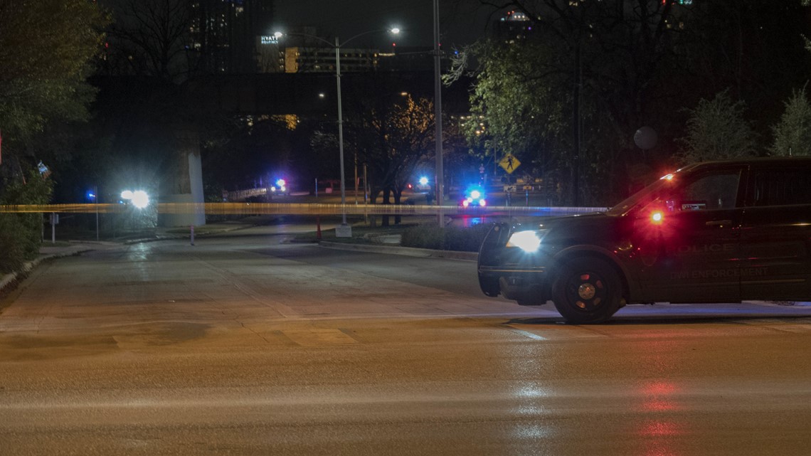 Police investigating suspicious death after man pulled from vehicle in Lady Bird Lake - Vimarsana News