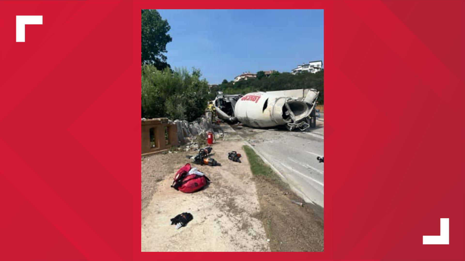 1 injured after cement truck rollover in Lakeway, Texas | kvue.com
