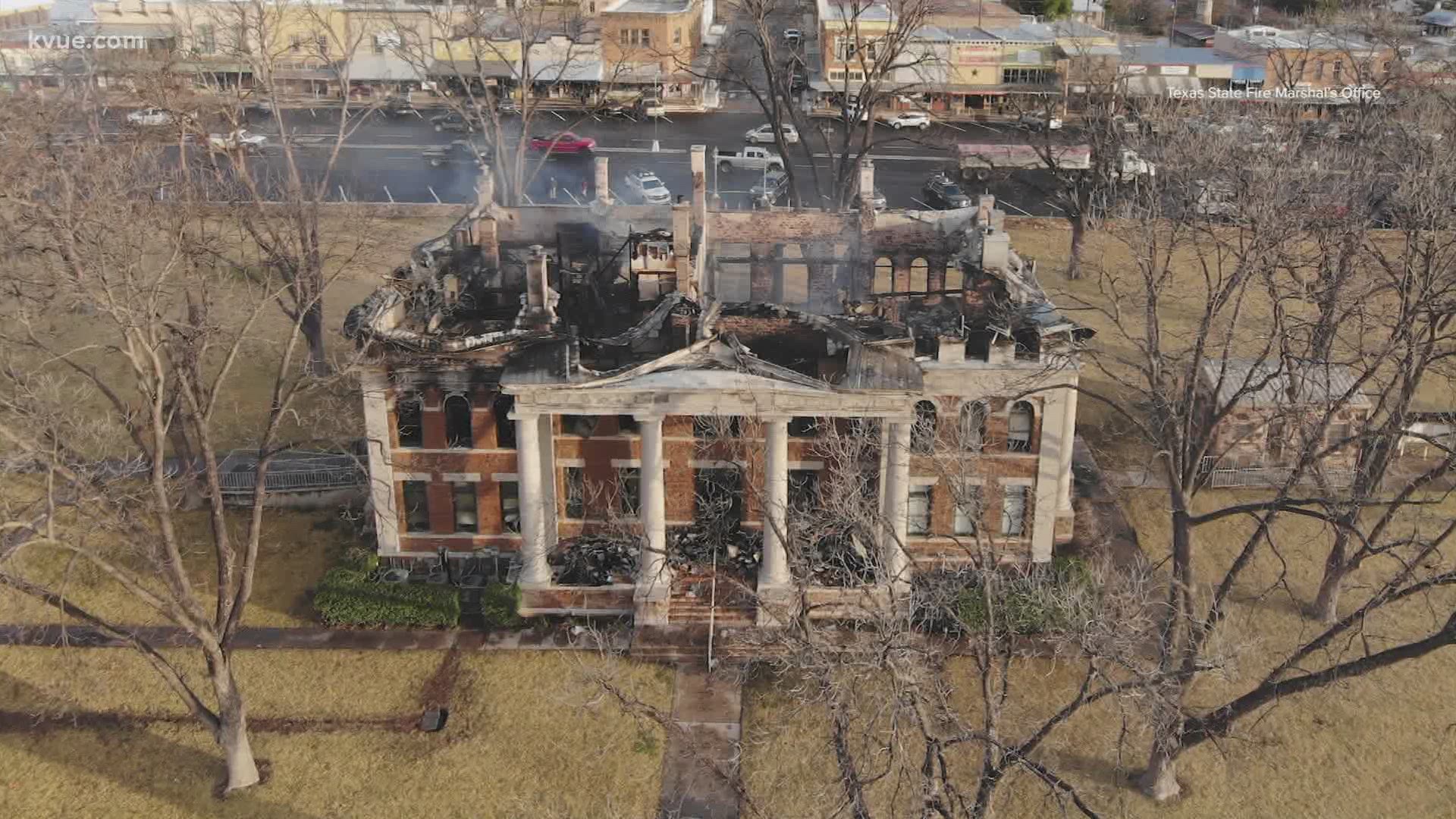 The Mason County Courthouse has been destroyed by fire. A man was arrested over the incident after leading police on a chase.