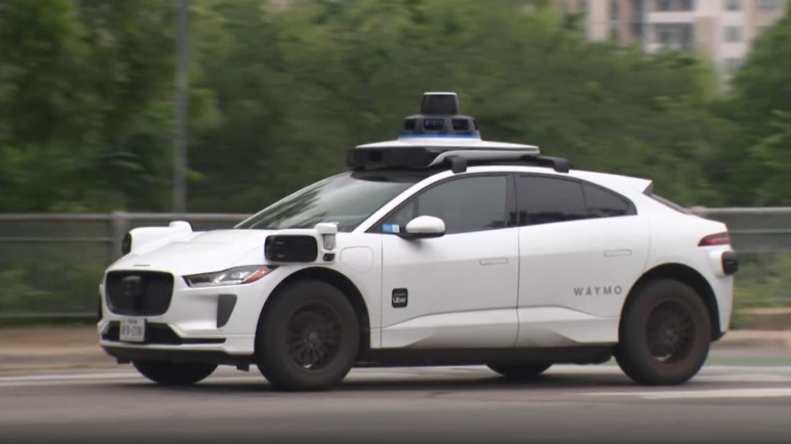 Austin leaders push for more oversight of autonomous vehicles after Sixth Street incident