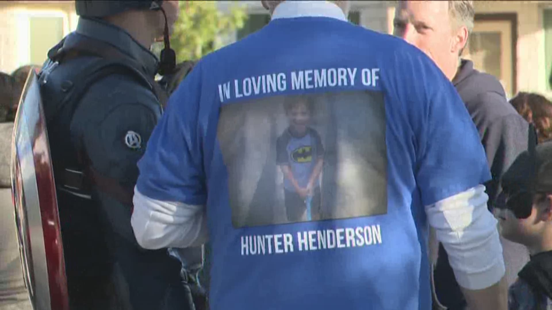 About 1,000 people turned out to honor the life of 4-year-old Hunter Henderson on Saturday morning in South Austin.
