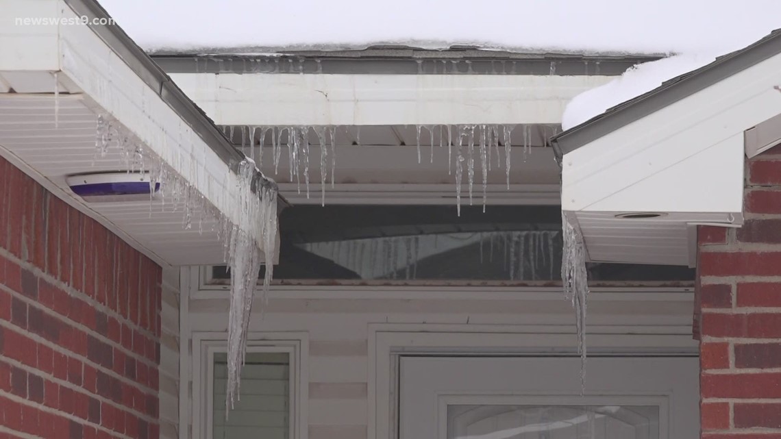 How to turn off water if pipes are frozen, burst or leaking