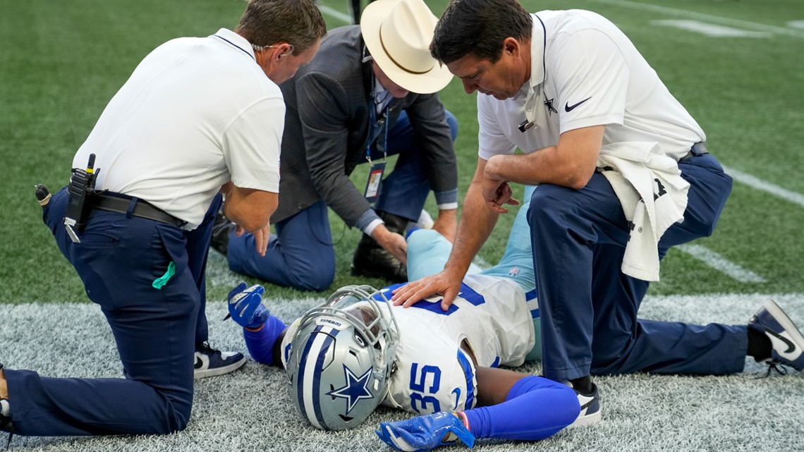 DeMarvion Overshown Injures Knee During Cowboys Game | Kvue.com