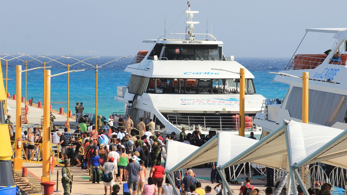 Ferry explosion injures 25 in Playa del Carmen, Mexico 