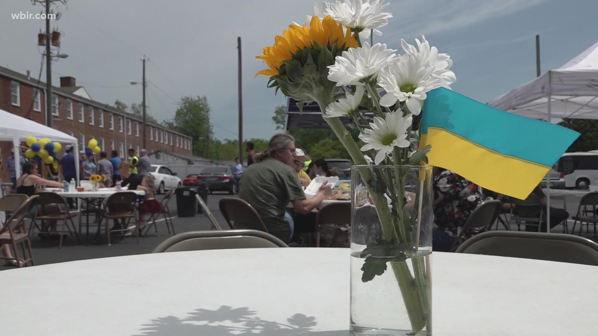 The church hosted a fundraiser for refugees, encouraging members of the community to drop off donations and grab a bite to eat.