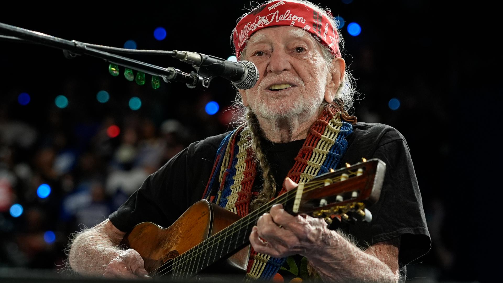 Happy 92nd birthday, Willie Nelson!