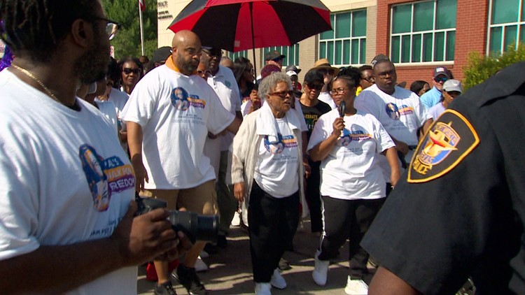 Hundreds join civil rights icon Opal Lee for annual Juneteenth Freedom Walk
