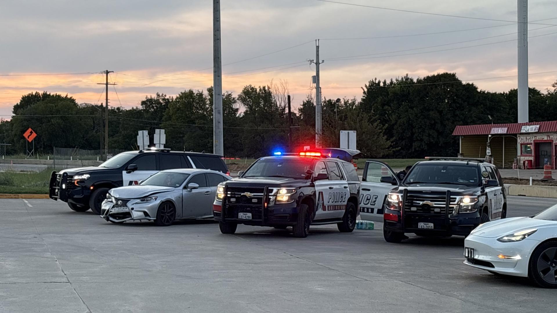 19-year-old arrested after Arlington armed robbery led to police chase ...