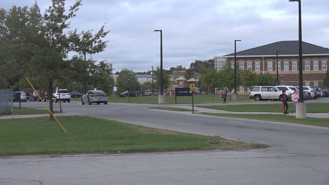 Man dies in car, left for hours in elementary school lot - Vimarsana News