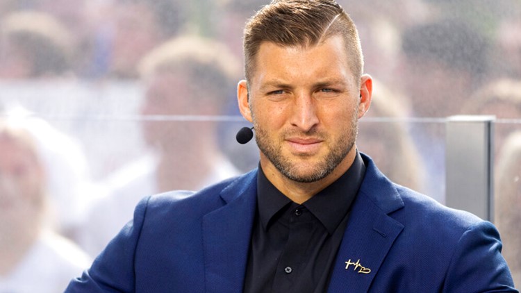 Tim Tebow makes College Football Hall of Fame