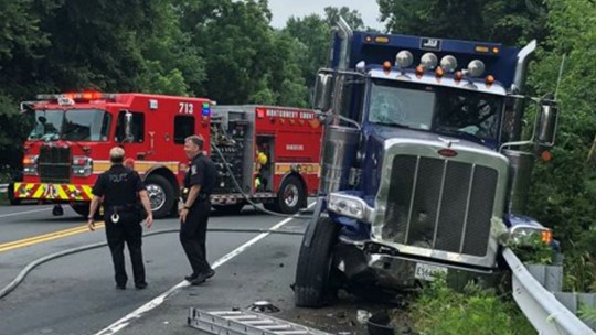 Lanes blocked,1 person trapped after dump truck crash on Rt. 27 | kvue.com