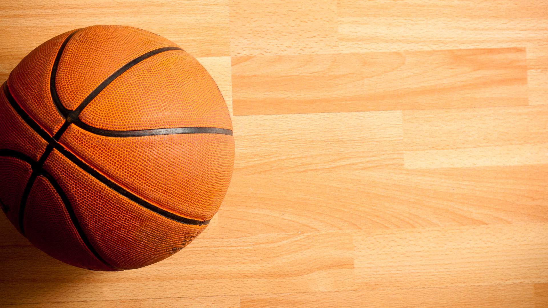 Coach apologizes for hair-pulling incident with player | kvue.com